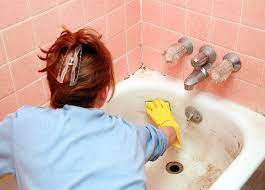 How to clean bathtub stains naturally.